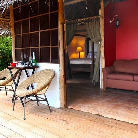 Nzuwa Lodge ペンバ エクステリア 写真
